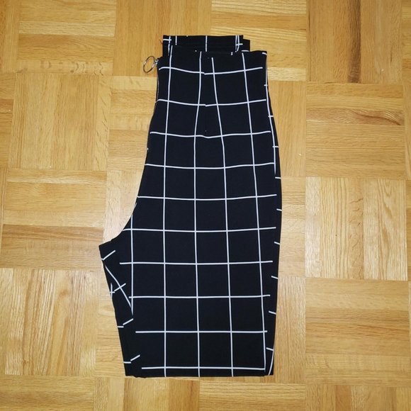 Black and White Square Dress Pants - Revamped (Urban Planet) - Picture 4 of 4